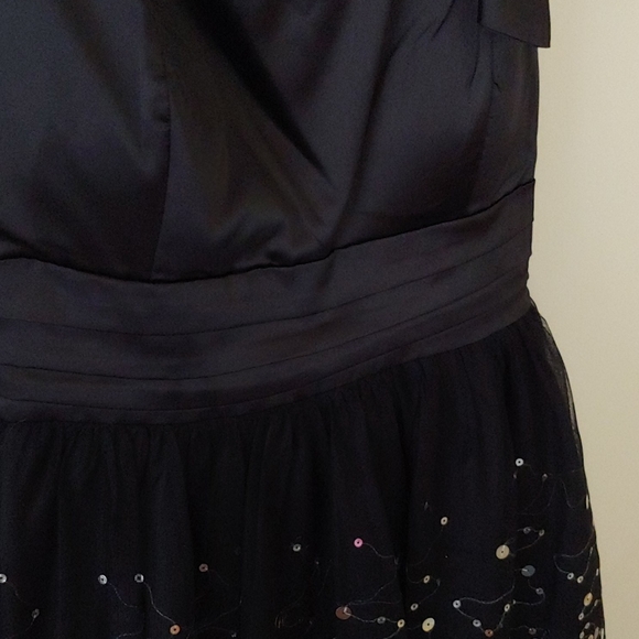 Black Cocktail Dress with Sparkle Detail - Picture 4 of 6